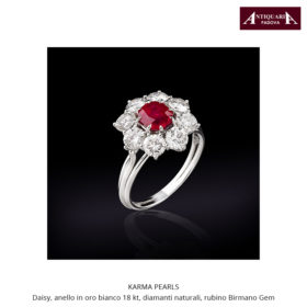 KARMA PEARLS: Daisy - anello in oro bianco 18kt, diamanti naturali, rubino birmano gem